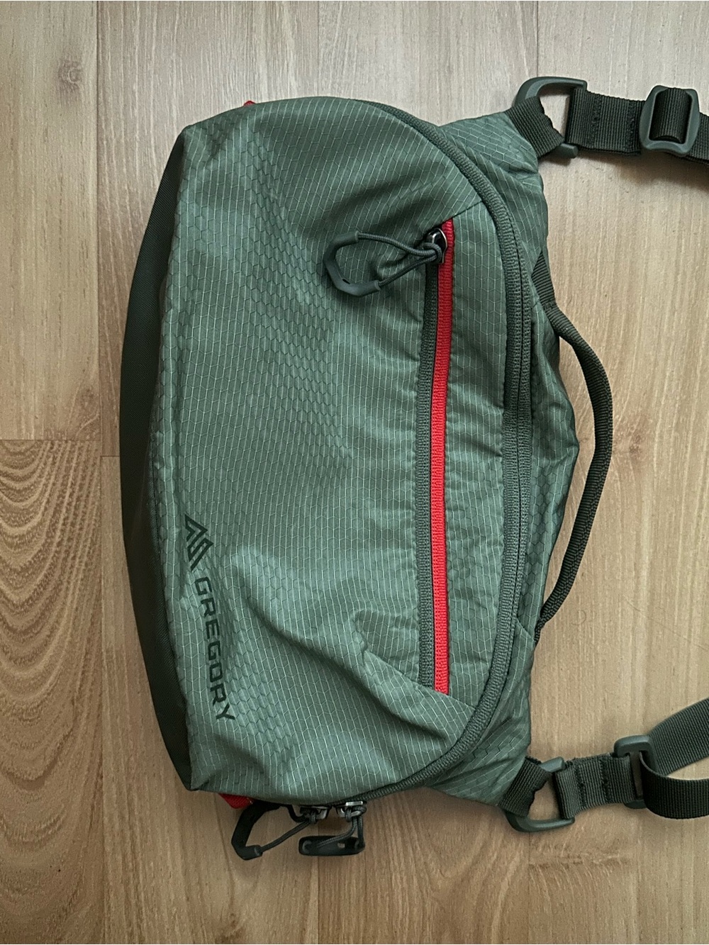 Gregory Olive Green shoulder Bag with Red Zipper - Picture 3 of 5